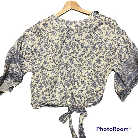 Japna tie up floral boho wrap top - size medium - Picture 2 of 5